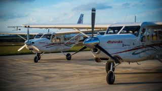 Mahindra Airvan 10