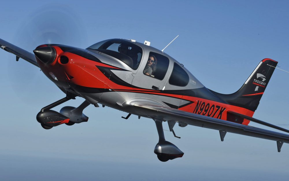 cirrus celebrates 7 000th