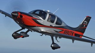 Cirrus SR22T 7000th