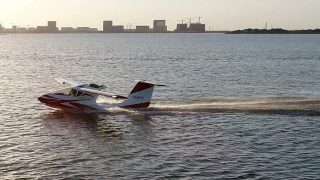 Oxai Amphibious aircraft