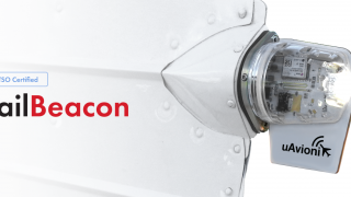 uAvionix tailBeacon