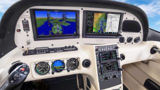 Cirrus SR22 Garmin G500 TXi