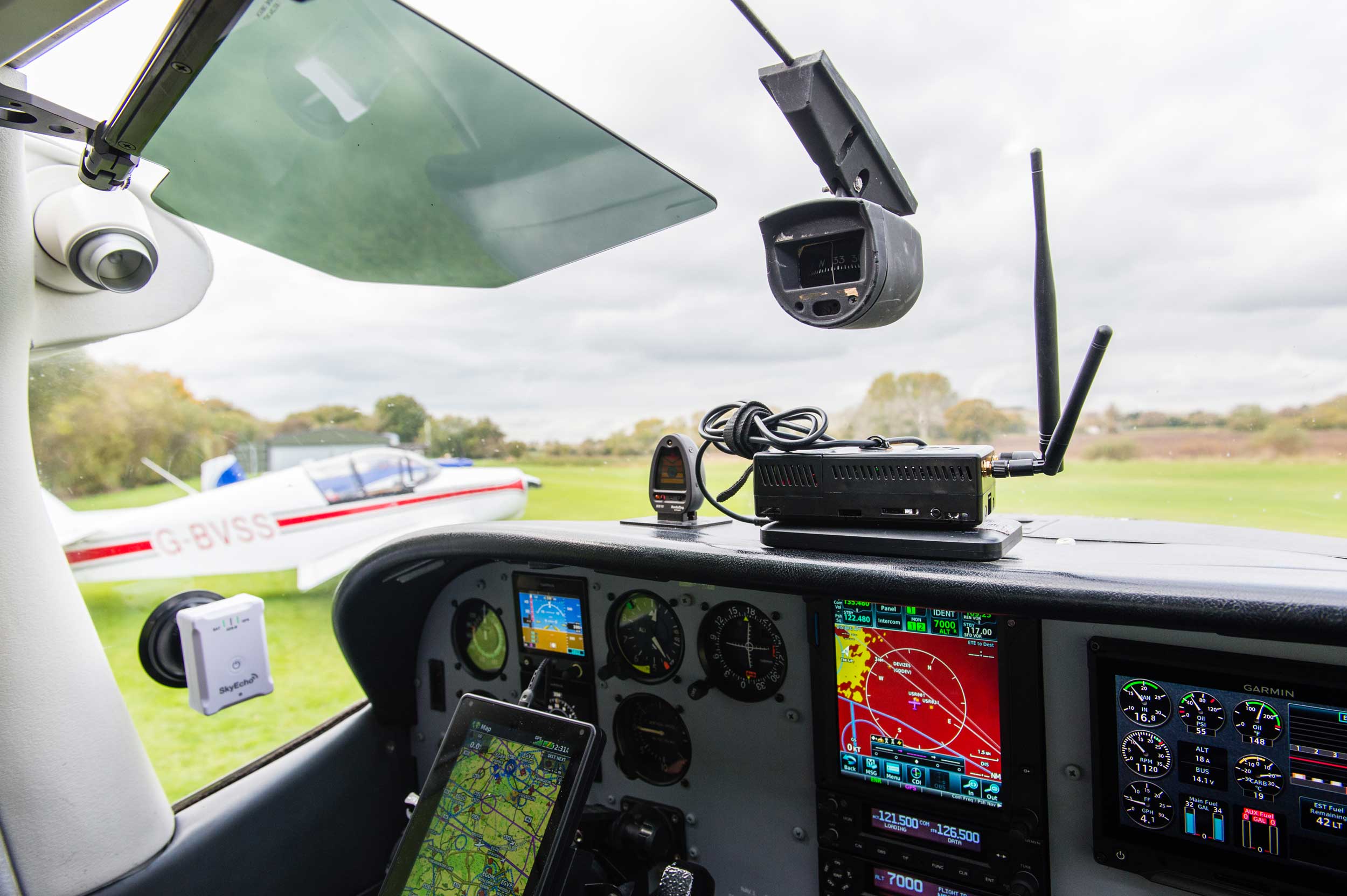 Cessna 182 PAW antenna