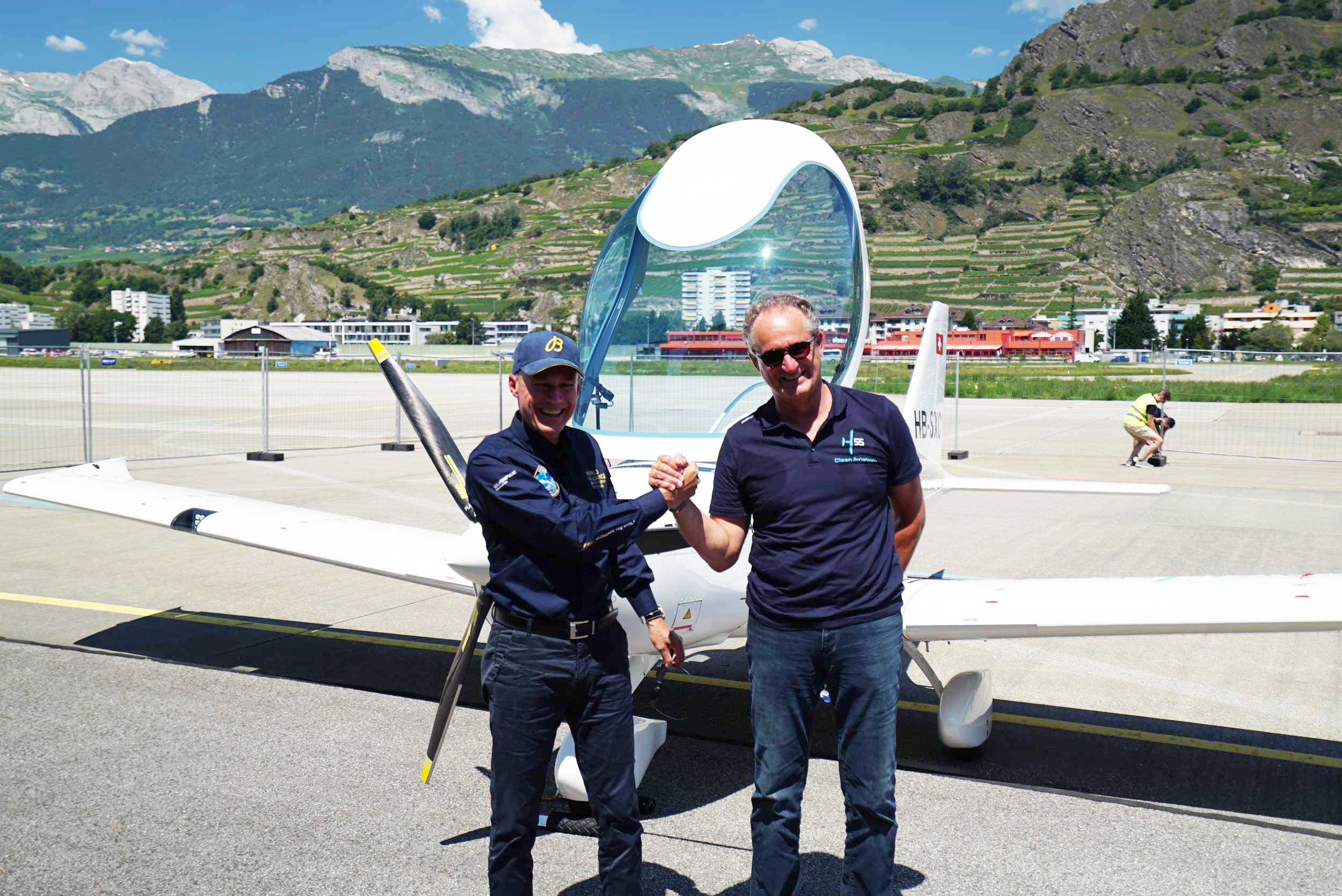 H55 Solar Impulse pilots